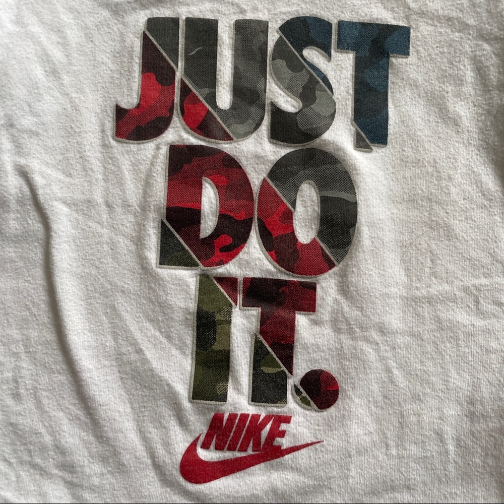 Nike tee - Picture 2 of 3